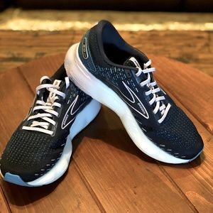 Women’s 9.5W Brooks Glycerin GTS 20. Like New